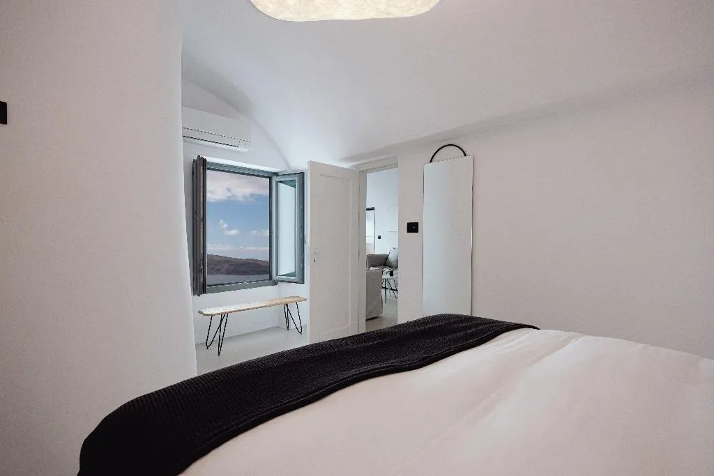 DOUBLE WITH JACUZZI Room, IKIES Santorini, Santorini
