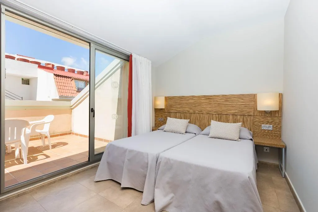 APARTMENT CAPACITY 4 TWO BEDROOMS Room, Aparthotel Odissea Park, Costa Brava