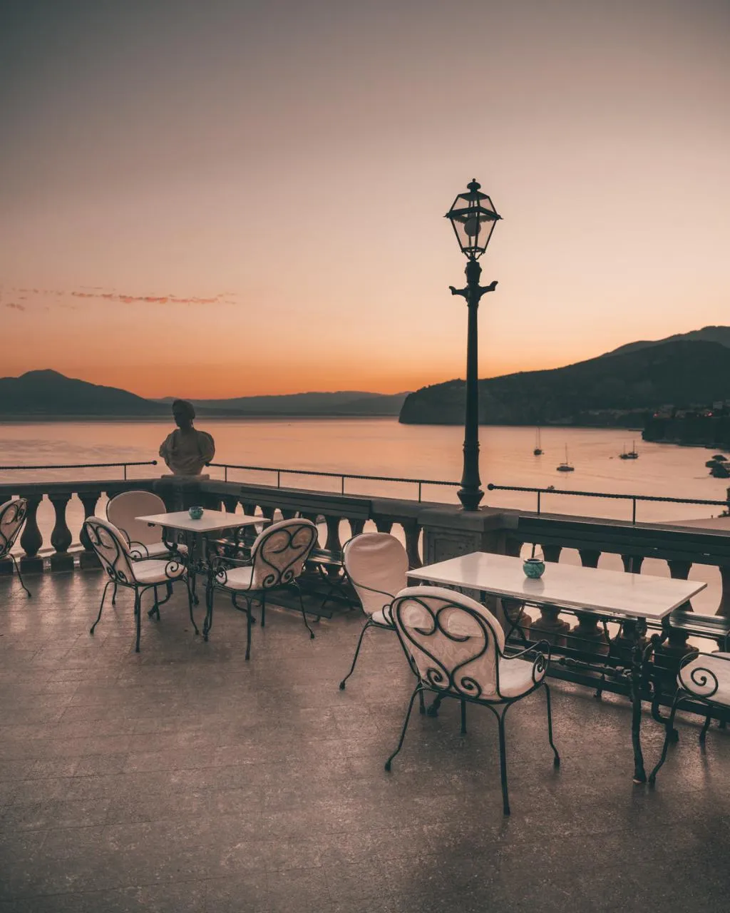 Terrace, Grand Hotel Excelsior Vittoria Spa, Naples