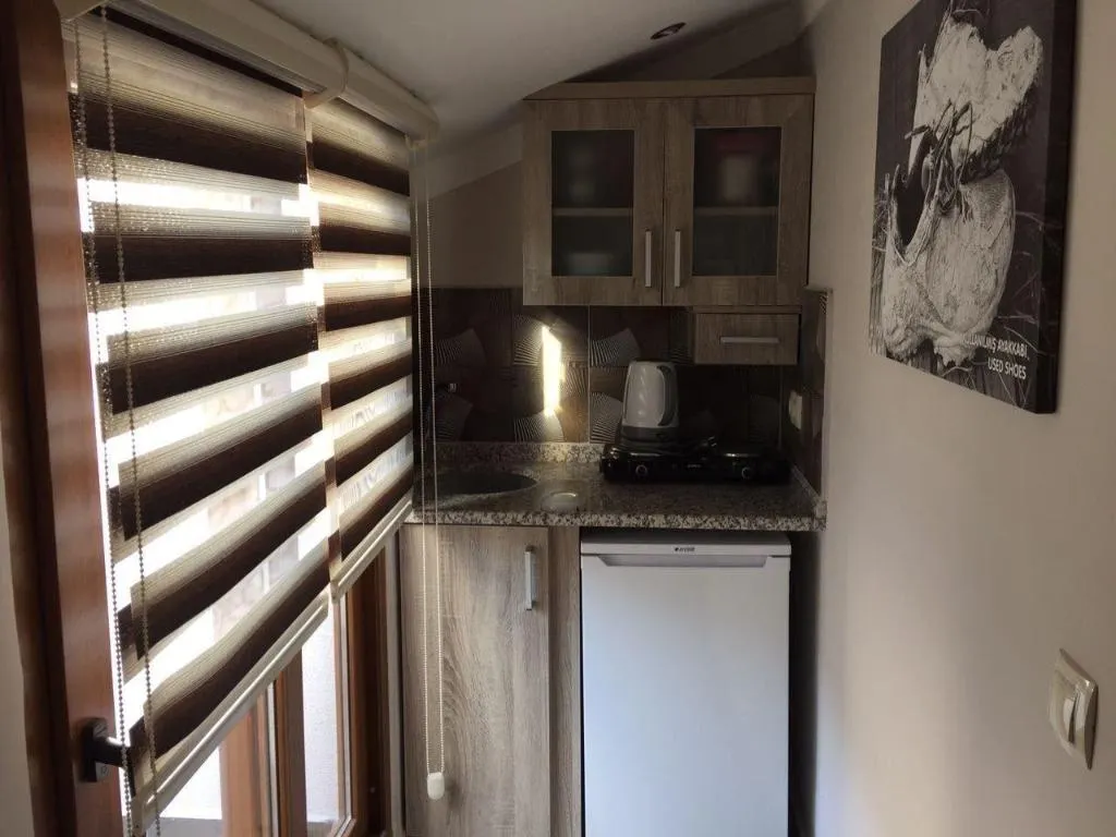 Room, Street61 Studios, Dalaman
