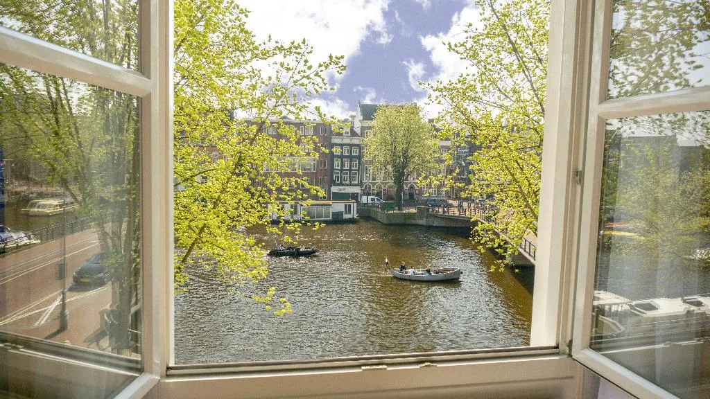TRIPLE CANAL VIEW Room, Hotel Nes, Amsterdam