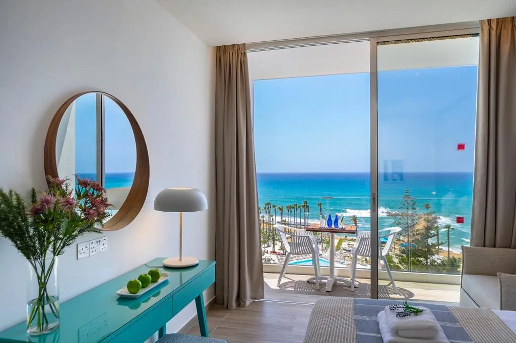 Double or Twin PREMIUM SEA VIEW Room, Leonardo Plaza Cypria Maris Beach Hotel & Spa, Cyprus