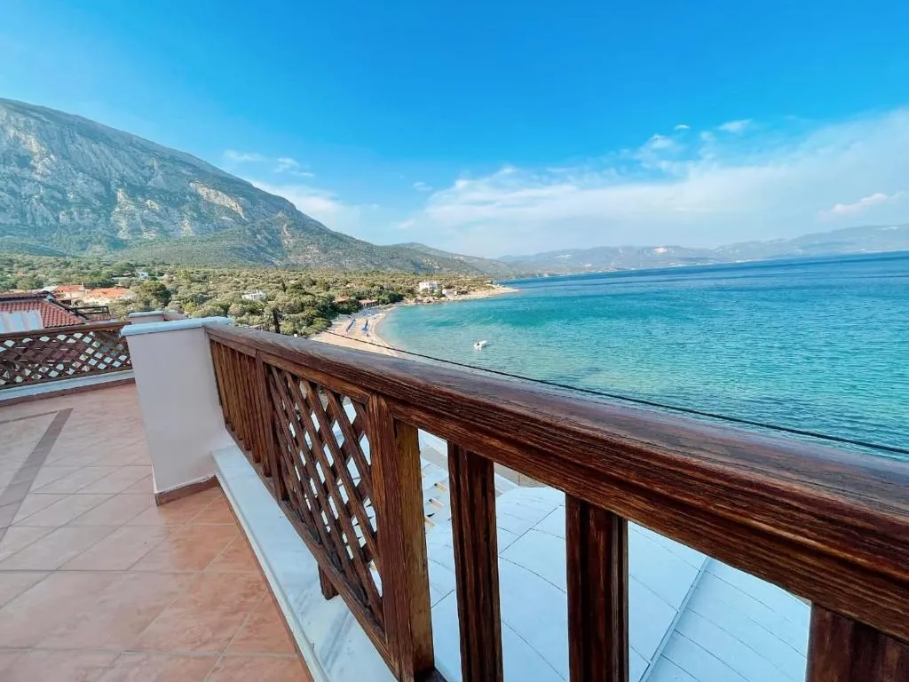 APARTMENT SEA VIEW Room, Nereides Seaside Apartments, Samos