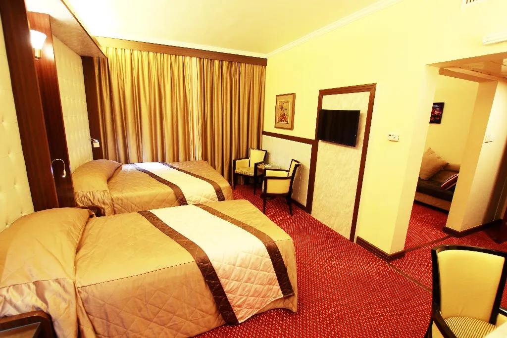 FAMILY ROOM DELUXE WITH BALCONY Room, Al Khaleej Grand, Dubai
