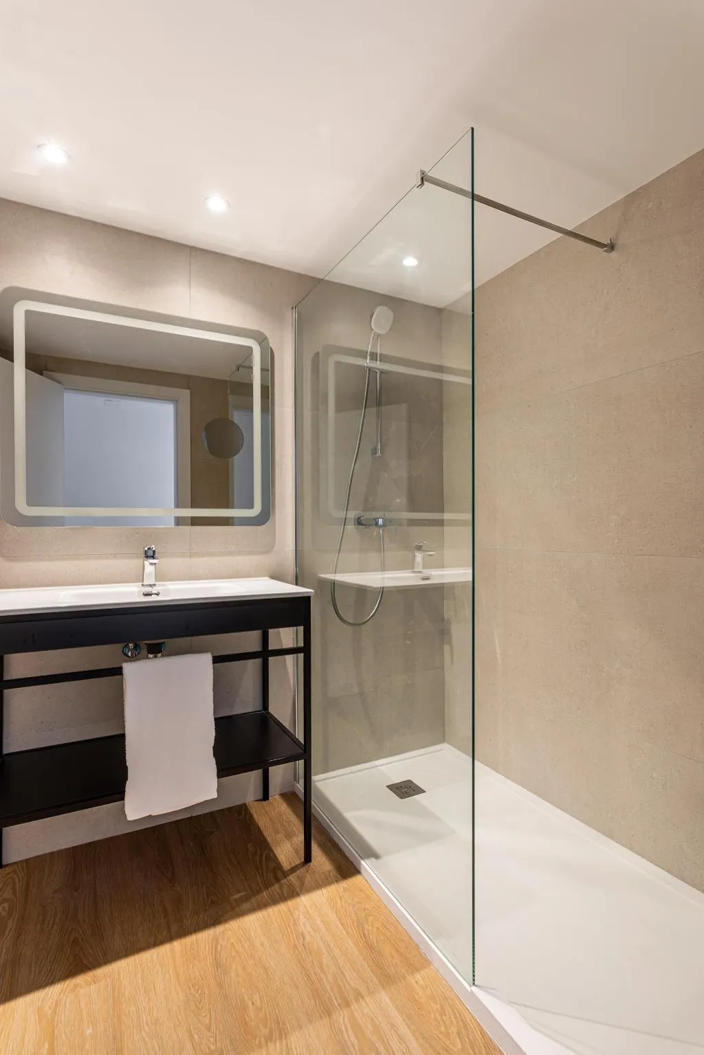 APARTMENT TWO BEDROOMS Room, B48 Valencia Feria, Valencia