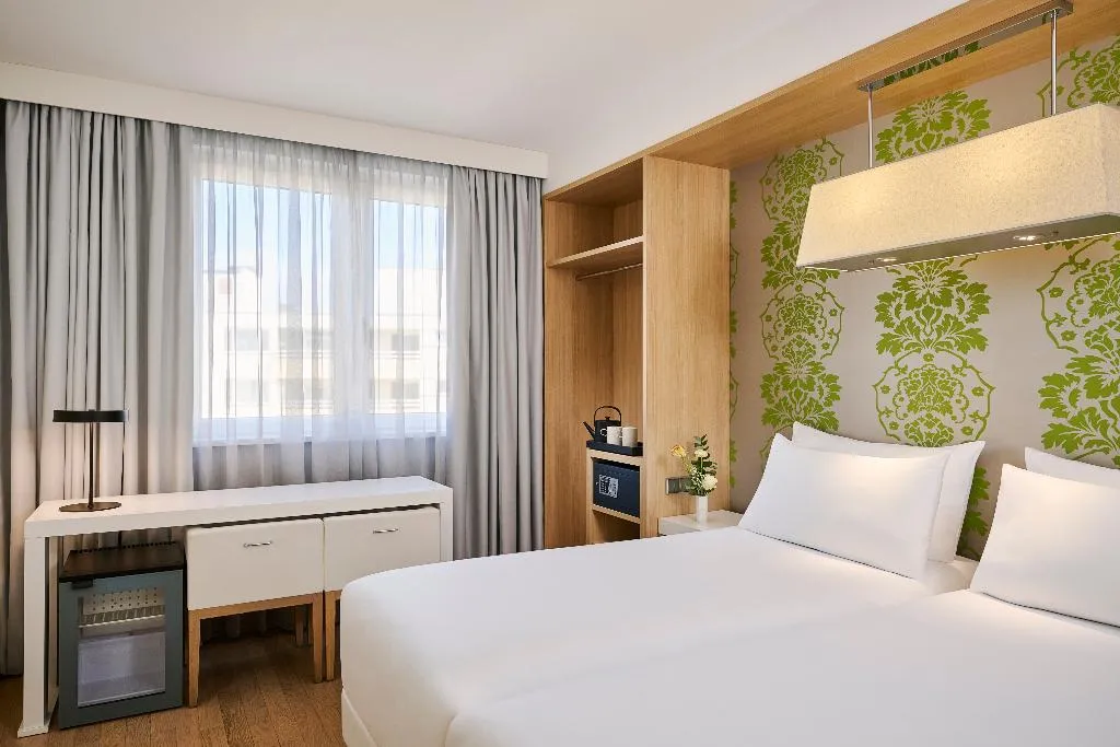 DOUBLE SUPERIOR Room, NH Berlin Potsdamer Platz, Berlin