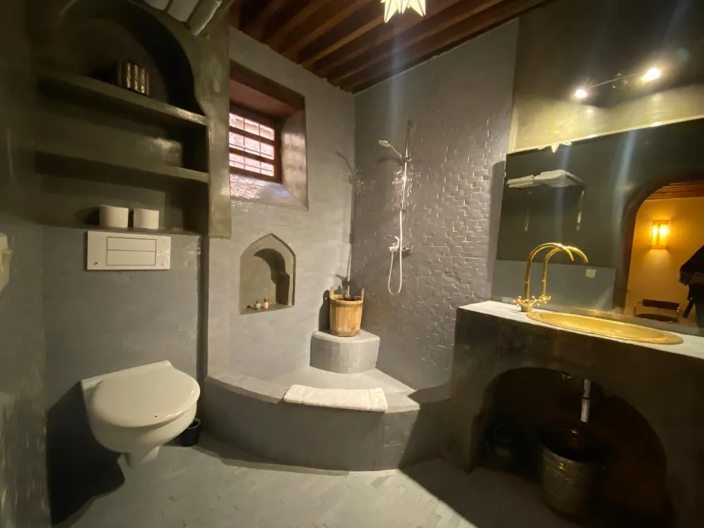 TRIPLE SUPERIOR KING BED Room, Dar 7 Louyat, Fez