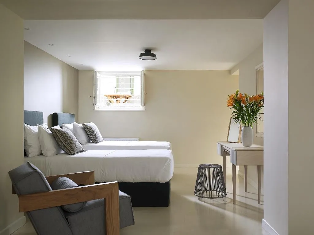 Room, Thiseio 1915, Athens