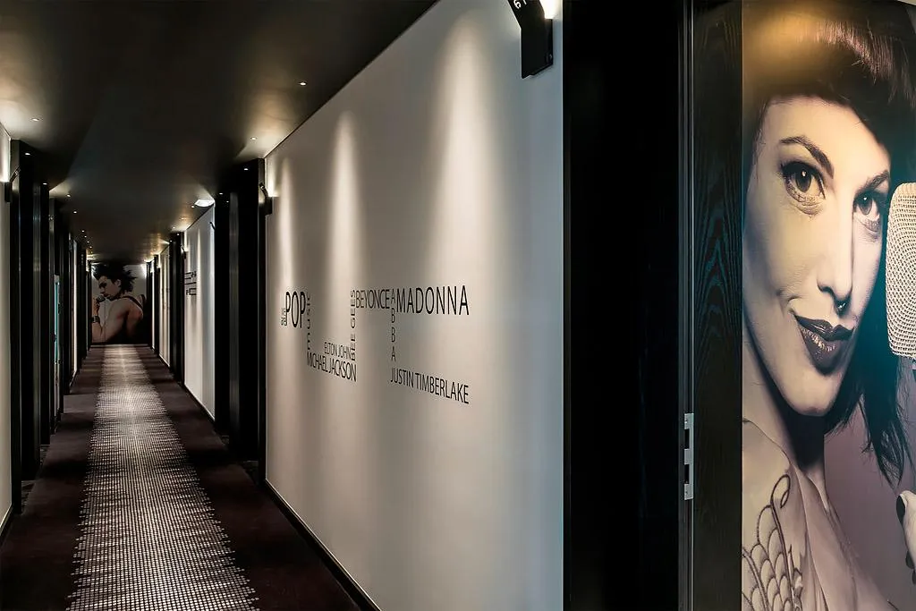 Room, HF Fenix Music, Lisbon