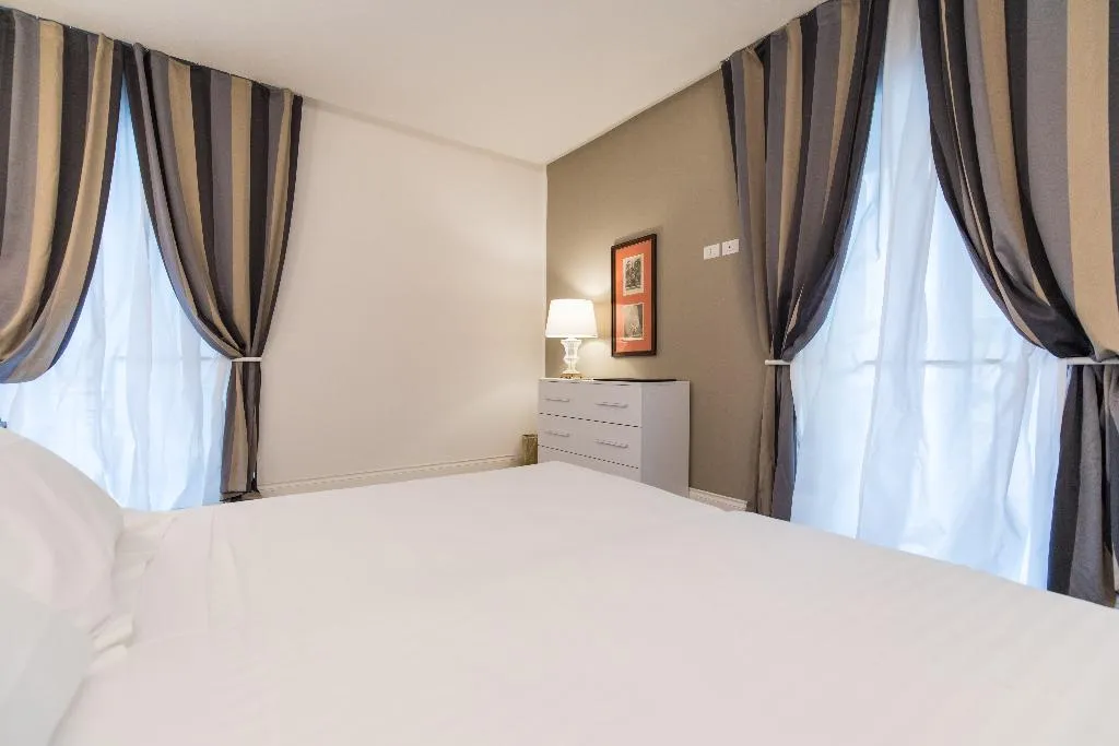 DOUBLE STANDARD Room, Apartamentos Lungomare, Naples