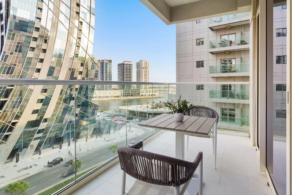 Room, Vera Residences, Dubai