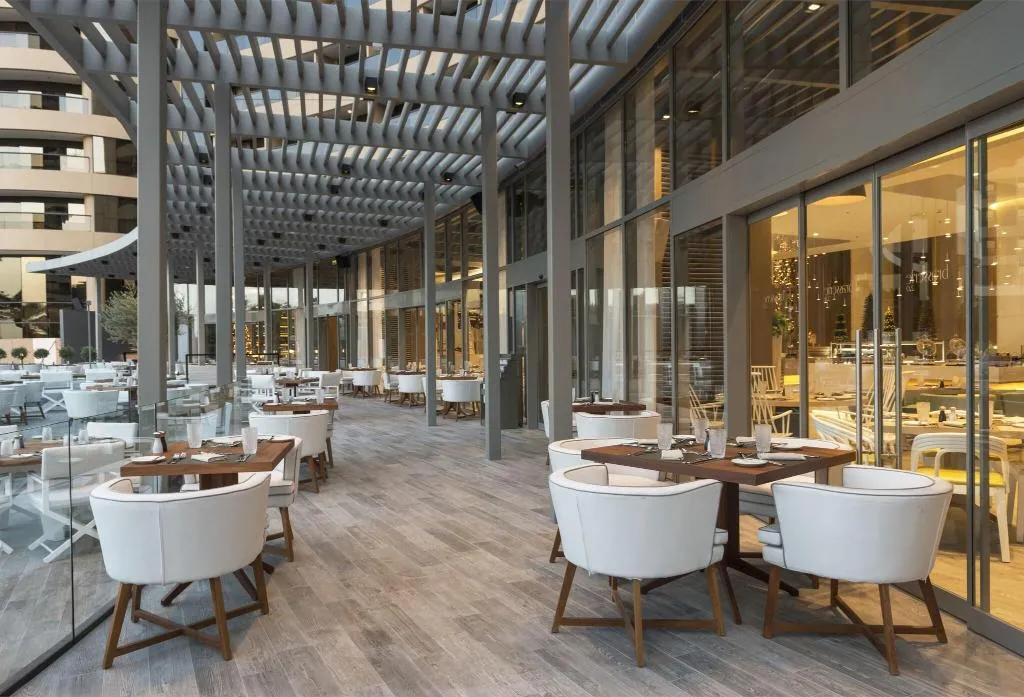 Restaurant, Le Royal Meridien Beach Resort and Spa, Dubai