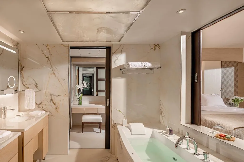 SUITE PENTHOUSE Room, Four Seasons Hotel, Cyprus