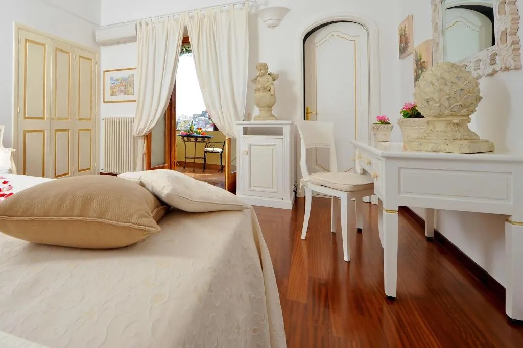 Room, Villa Mary, Naples