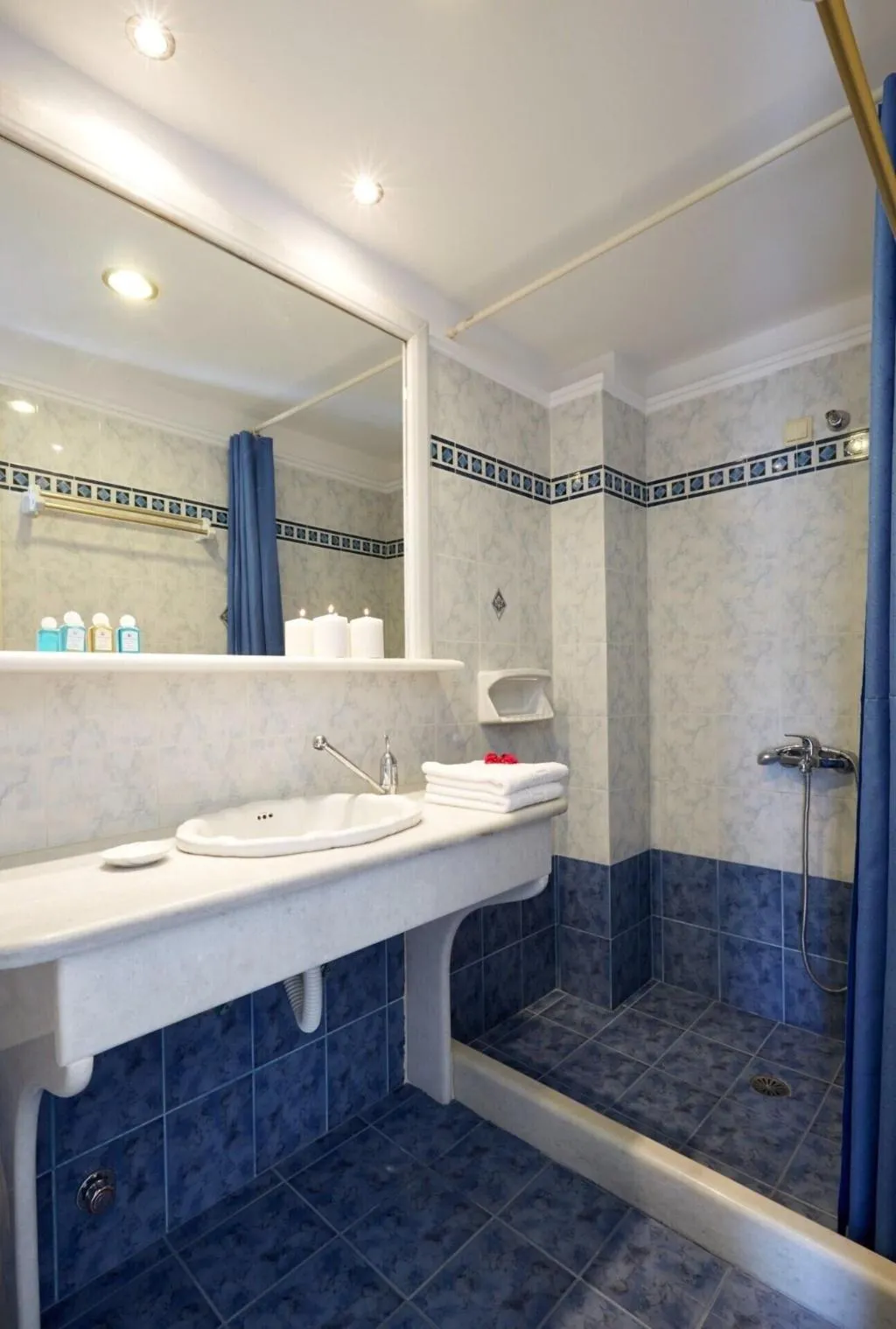 DOUBLE QUEEN SIZE BED Room, Hermes, Santorini