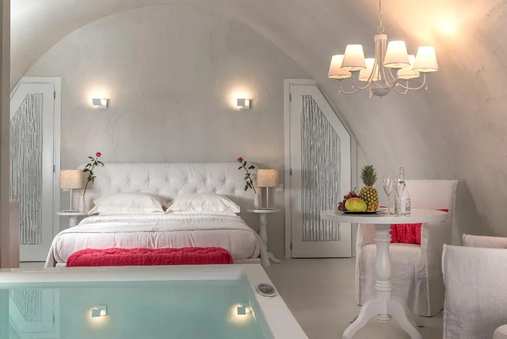 SUITE HONEYMOON Room, Mythical Blue Luxury Suites, Santorini