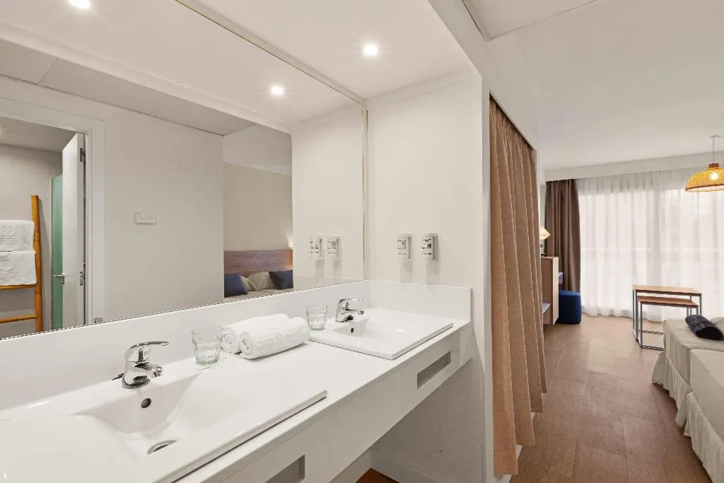 Room, FERGUS Club Palmanova Park, Majorca