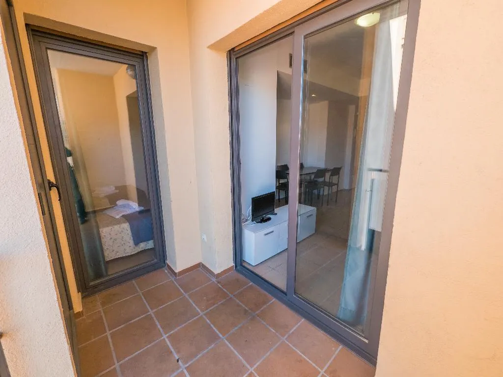 APARTMENT CAPACITY 6 TWO BEDROOMS Room, Apartaments AR Niu d'Or, Costa Brava