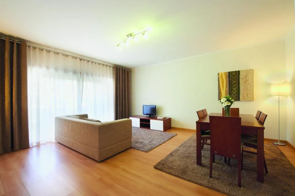 APARTMENT TWO BEDROOMS Room, Real Marina Residence, Algarve