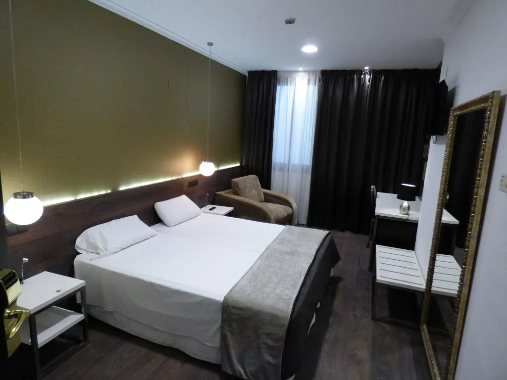 TRIPLE BASIC Room, Moderno, Barcelona