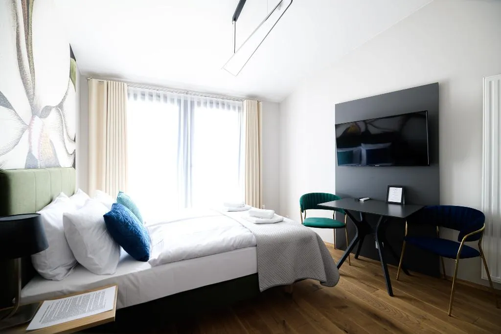 STUDIO QUEEN SIZE BED Room, Aparthotel Inspire Miodova Residence, Krakow