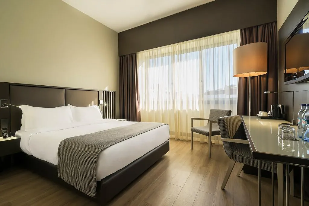 Double or Twin ECONOMY Room, HF Fenix Lisboa, Lisbon