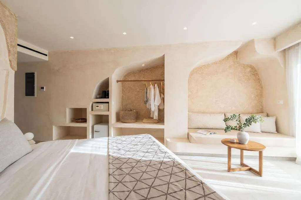 Room, Heyday Luxury Suites, Santorini