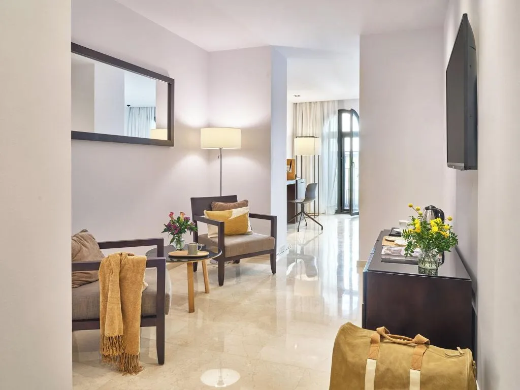 JUNIOR SUITE QUEEN SIZE BED Room, Rey Alfonso X, Seville