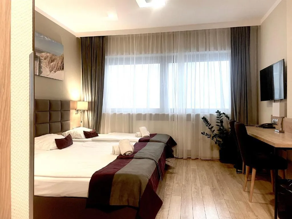TRIPLE STANDARD Room, Conrad Comfort Hotel, Krakow