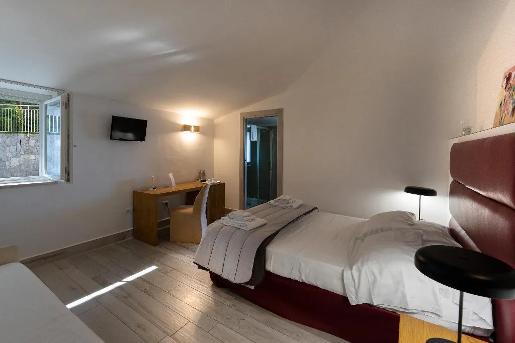 Double or Twin GARDEN VIEW Room, Relais Manfredi, Naples