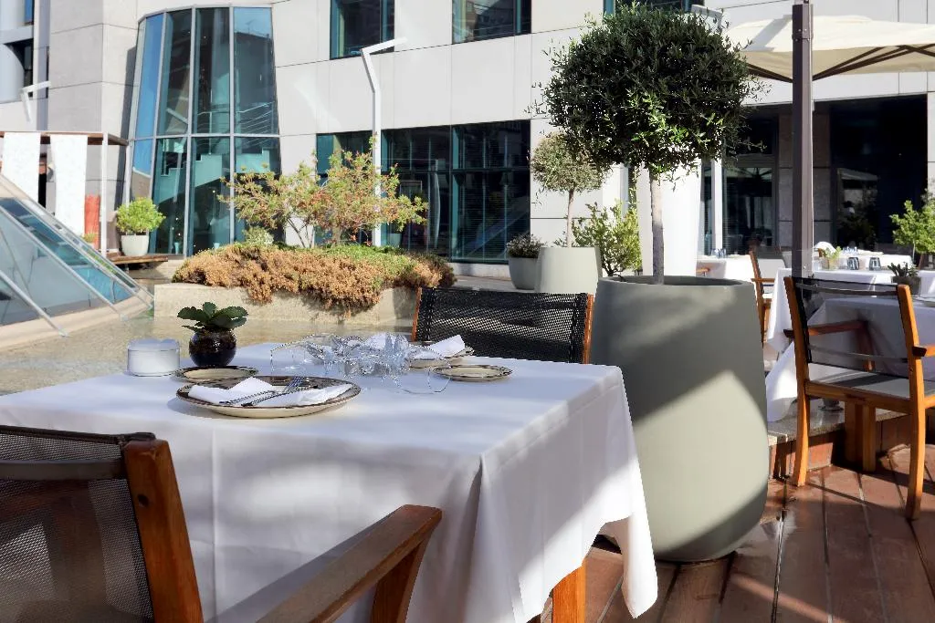 Restaurant, Eurostars Madrid Mirasierra Suites, Madrid