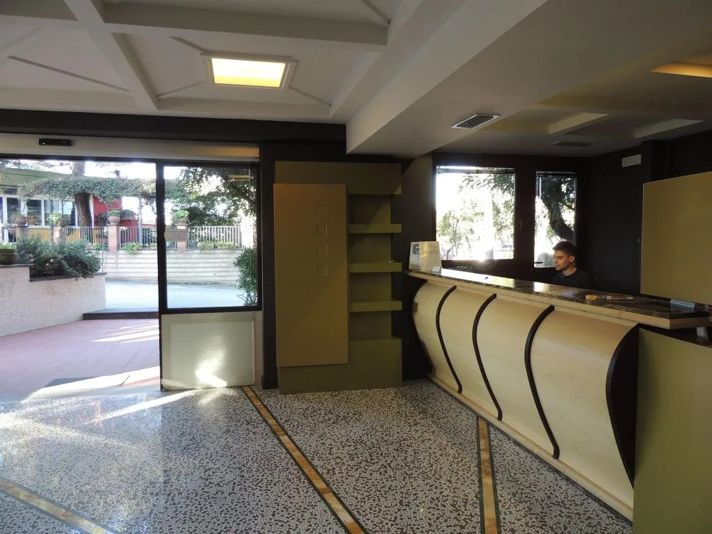 Lobby, Hotel Zeus Pompei, Naples