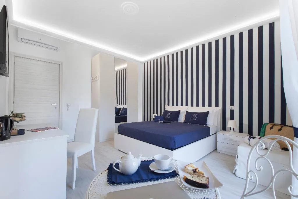 Room, Villa Iolanda, Naples