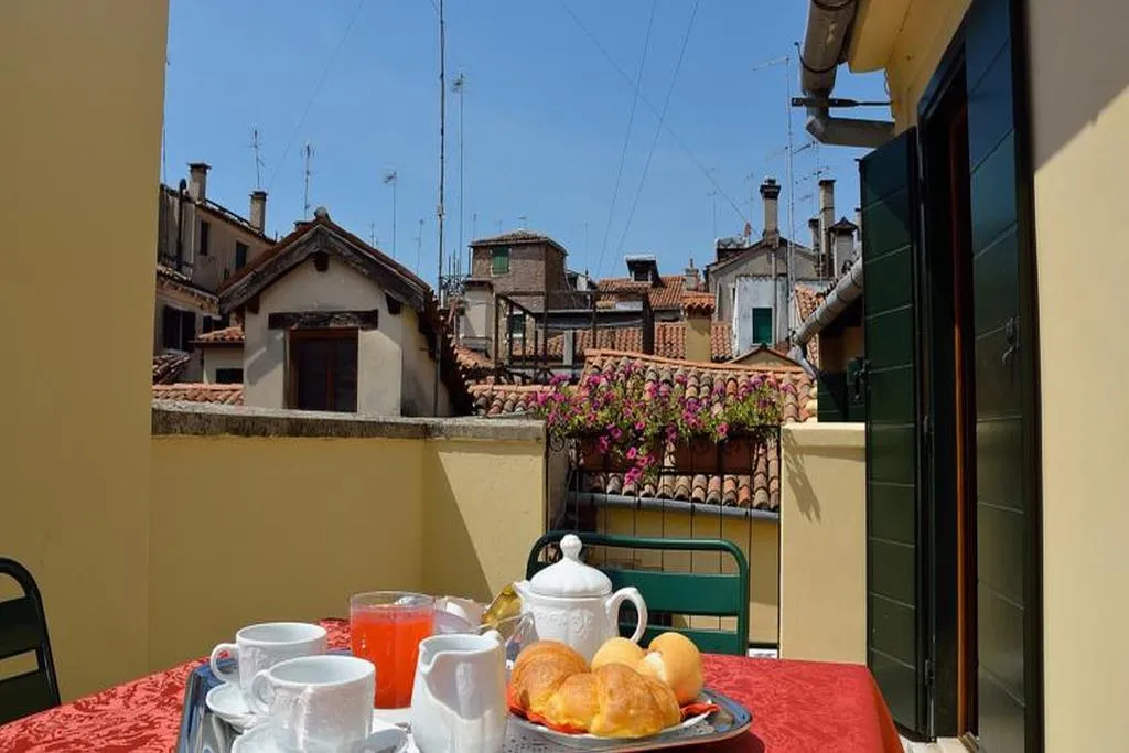 Room, Residenza Goldoni, Venice
