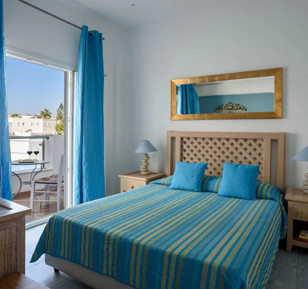 Double or Twin SUPERIOR Room, Alesahne Beach, Santorini