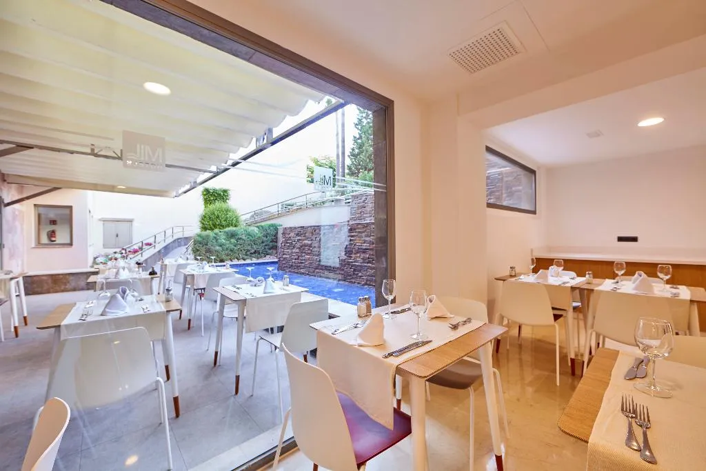 Restaurant, Mediterranean bay, Majorca