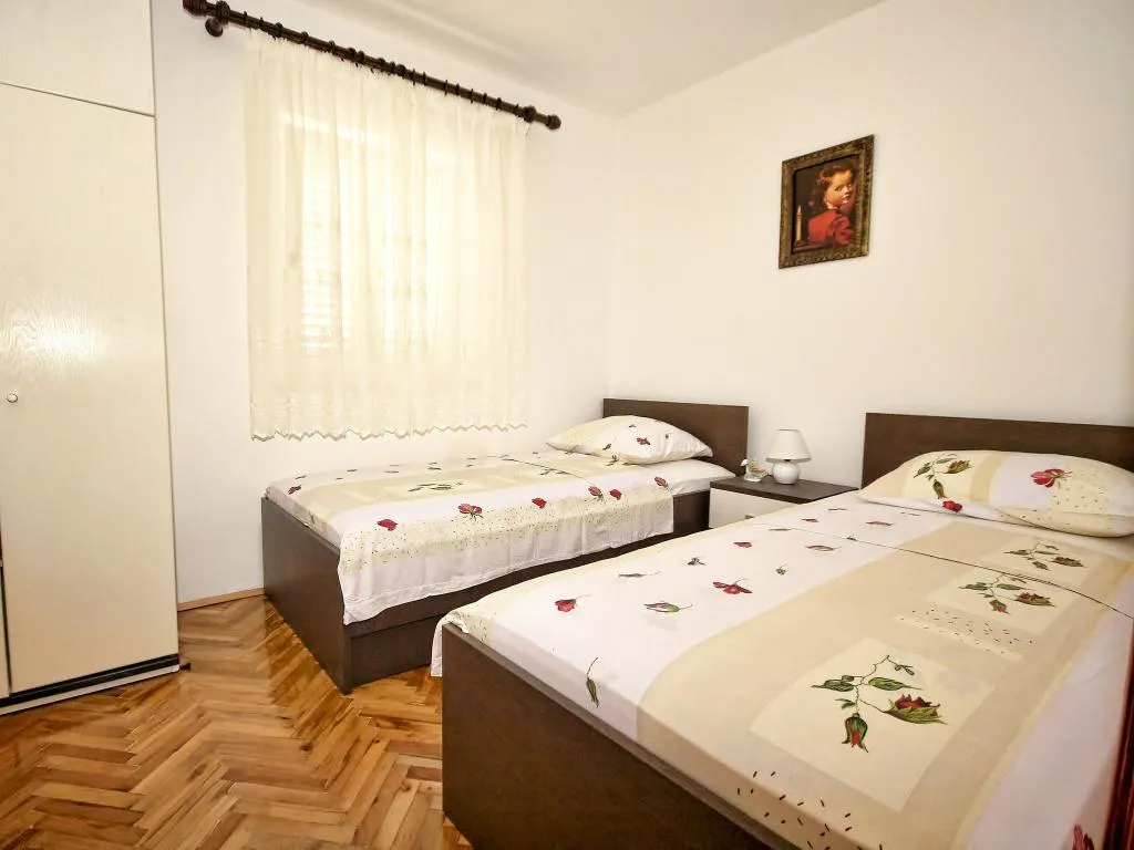 APARTMENT CAPACITY 4 Room, Apartments Snjezana, Istria