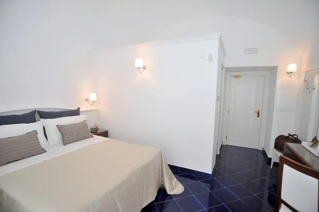 JUNIOR SUITE SEA FRONT Room, Core Amalfitano City Suites, Naples