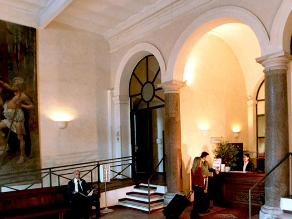 Lobby, Domus Sessoriana, Naples