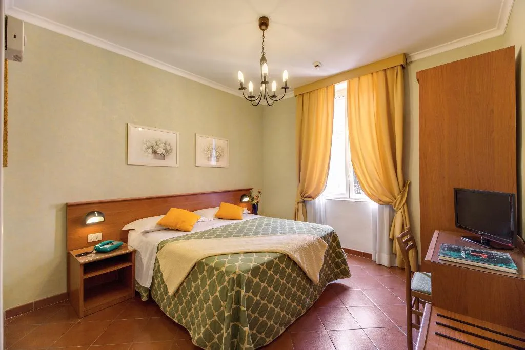 DOUBLE SUPERIOR Room, Corona, Rome