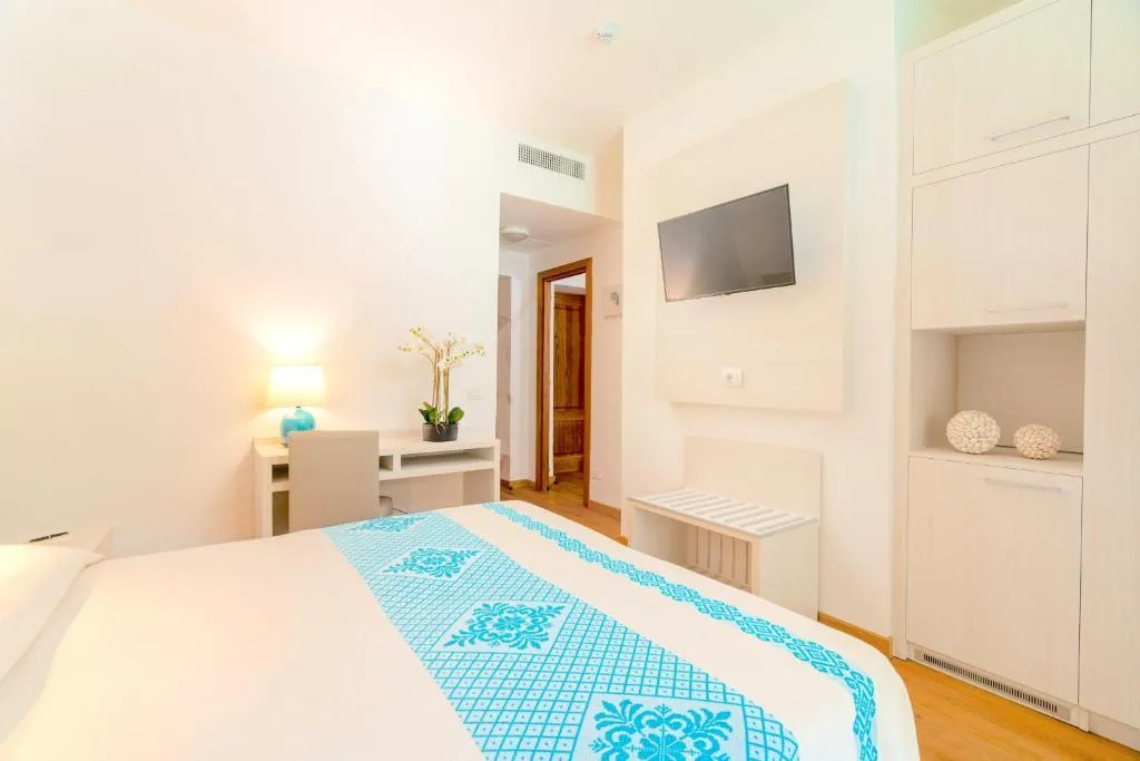 FAMILY ROOM GARDEN VIEW Room, Hotel Dei Pini, Alghero