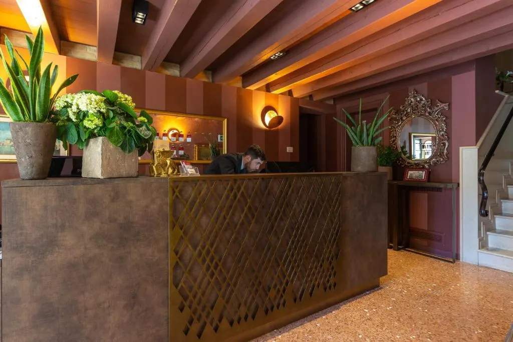 Lobby, Tiziano, Venice