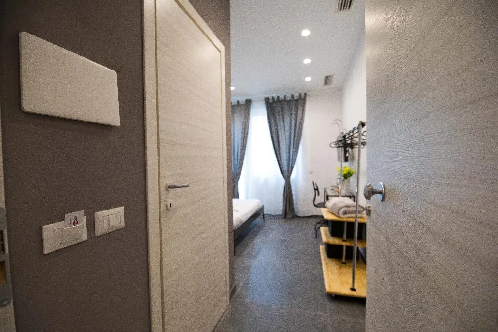 DOUBLE BASIC Room, Quattro Briganti, Naples