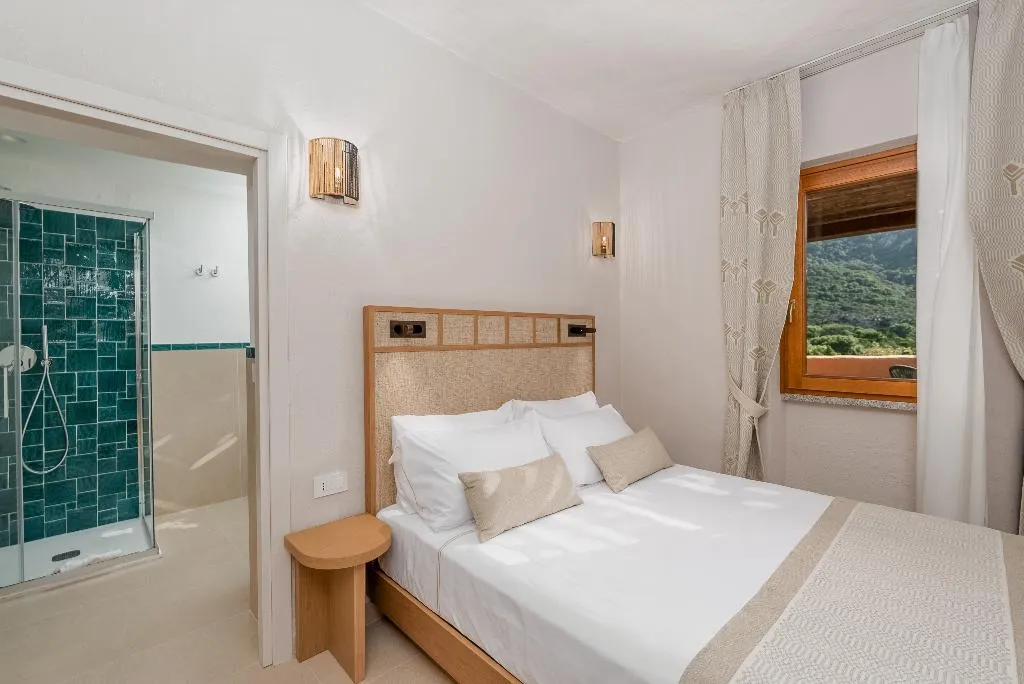 JUNIOR SUITE SUPERIOR GARDEN VIEW Room, Rocce Sarde, Olbia