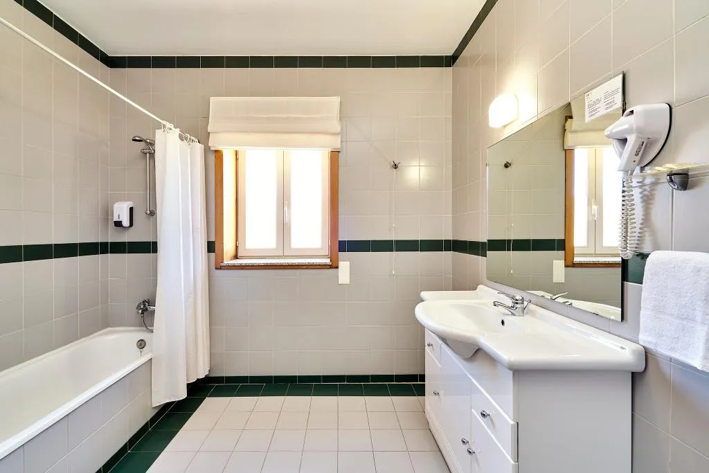 FAMILY ROOM STANDARD Room, Hotel Castrum Villae, Porto