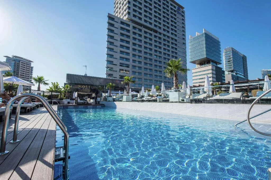 Pool, Hilton Diagonal Mar Barcelona, Barcelona