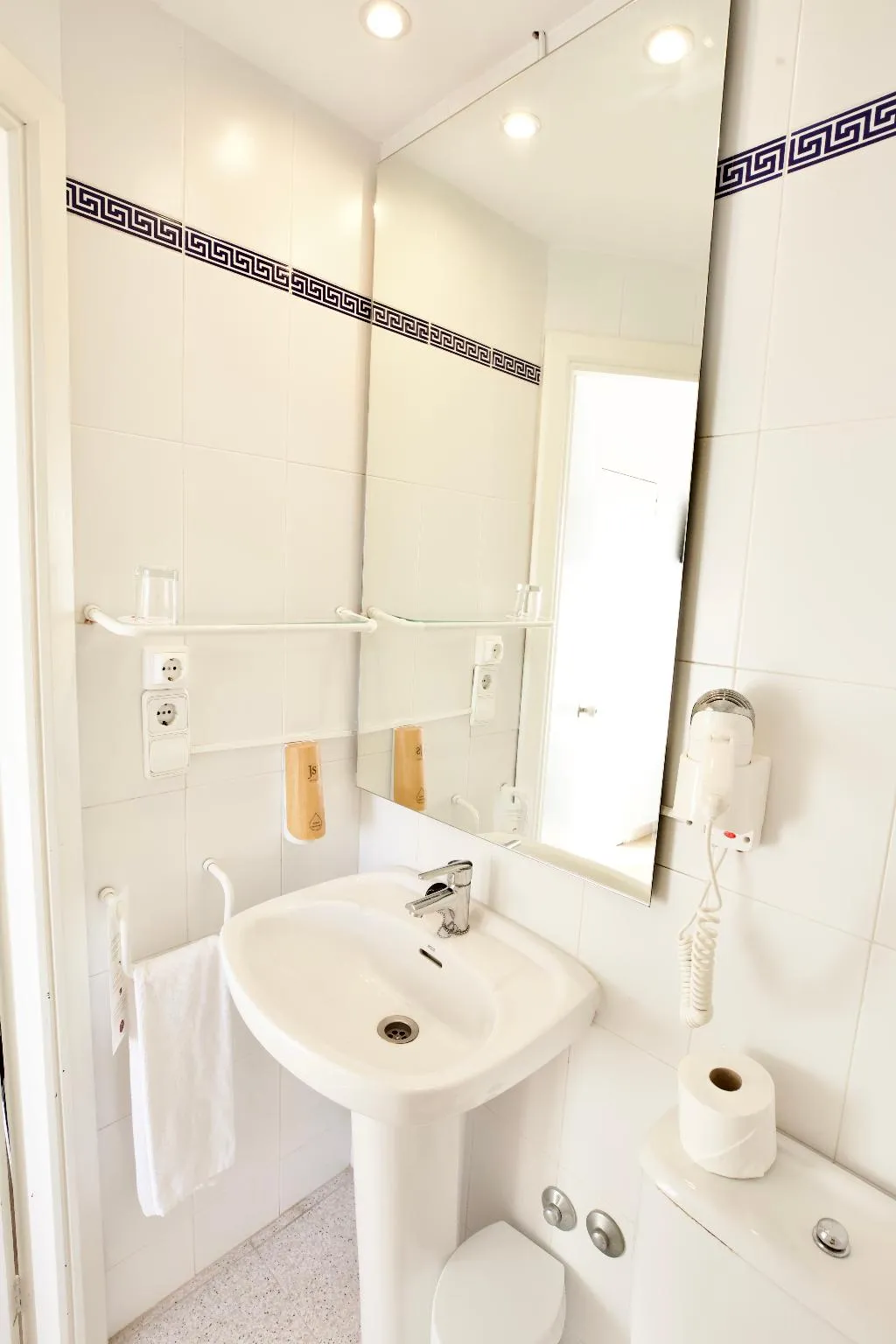 Room, JS Horitzo, Majorca