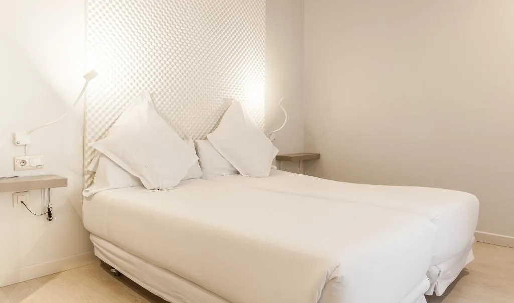 Room, Urban Sea Atocha 113, Madrid