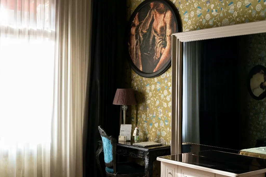SUITE CANAL VIEW Room, Palazzetto Madonna, Venice