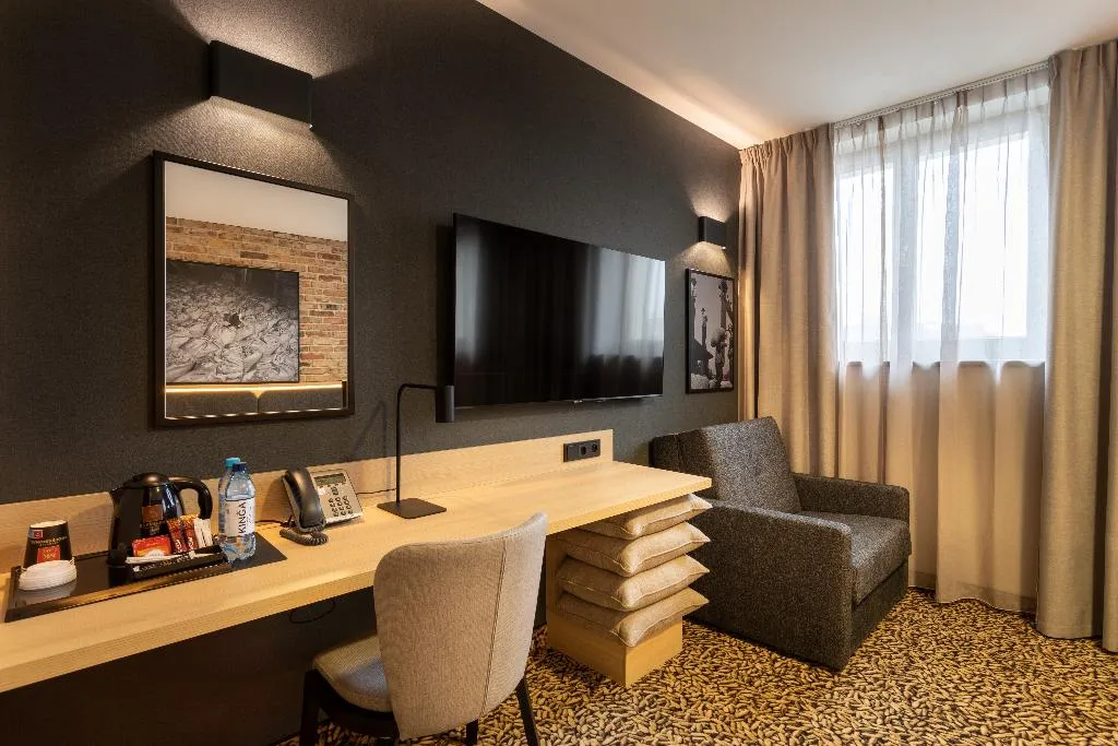 Double or Twin STANDARD Room, Qubus Hotel Gdansk, Gdansk